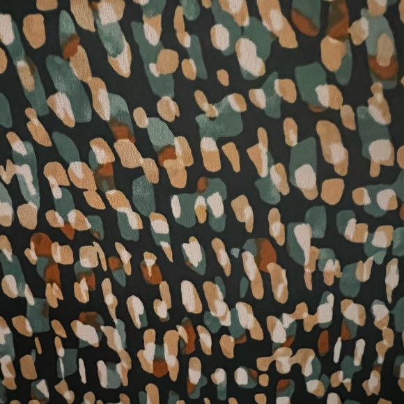 Gilli Green and Taupe Long Sleeve Dress - Picture 8 of 9